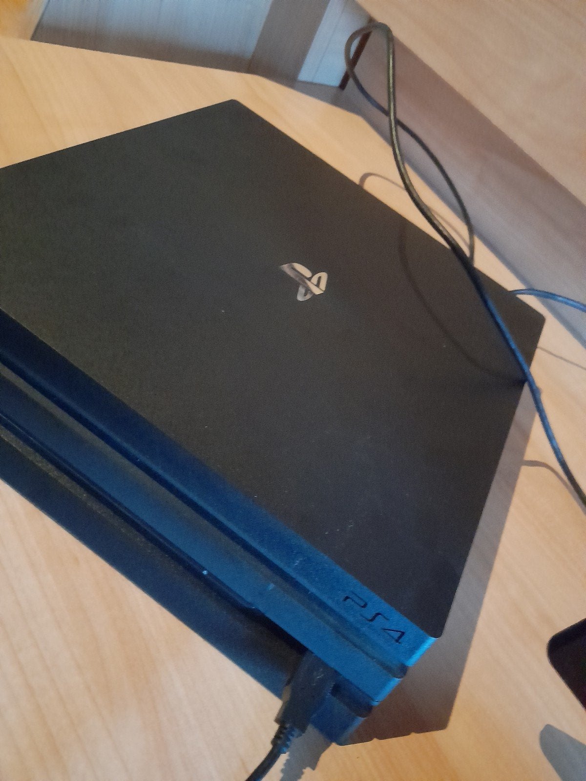 PS4 Pro 1 To — Modèle CUH-7216B + 2 manettes DualShock pour, Consoles de jeu & Jeux vidéo, Enlèvement ou Envoi, Utilisé, 1 TB
