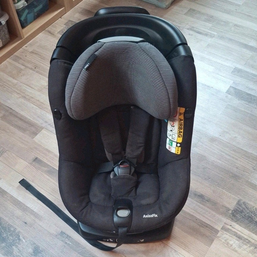 Maxi-Cosi AxissFix i-Size (360 graden draaibaar), Ophalen