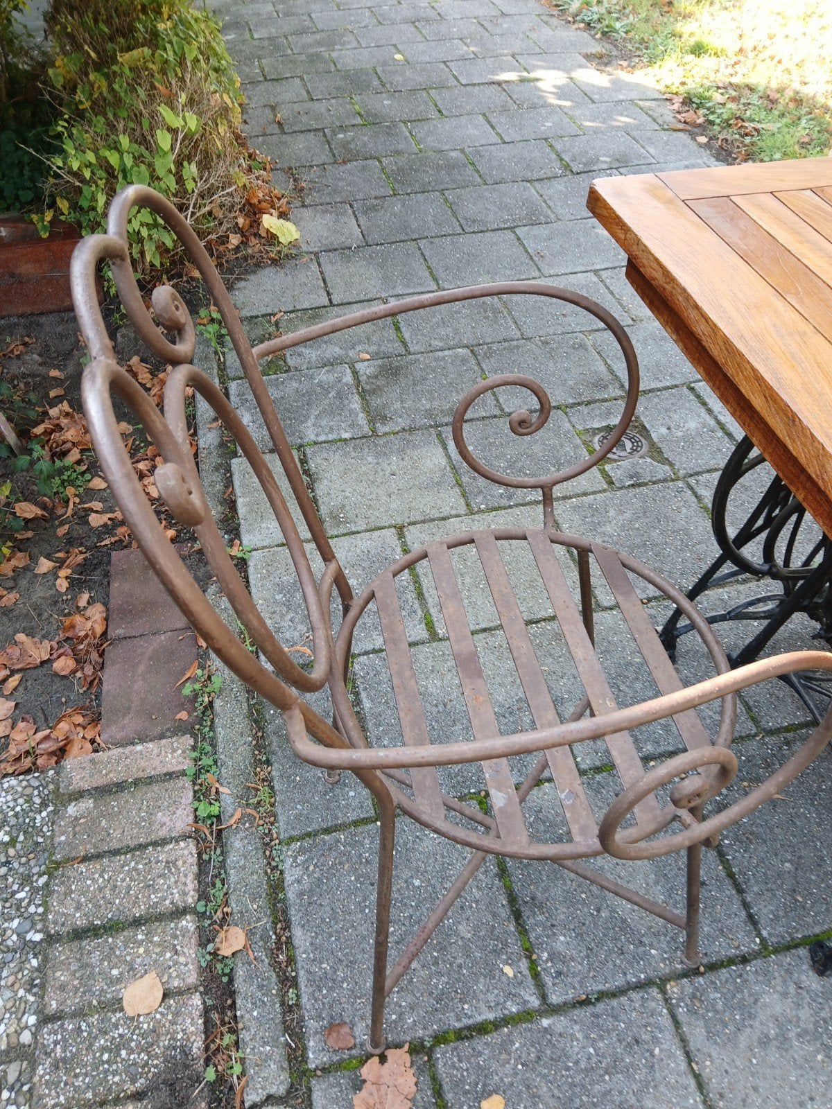Prachtige tuinset tafel en 2 ijzeren stoelen, Tuin en Terras, Ophalen, Zo goed als nieuw, Vierkant, Metaal