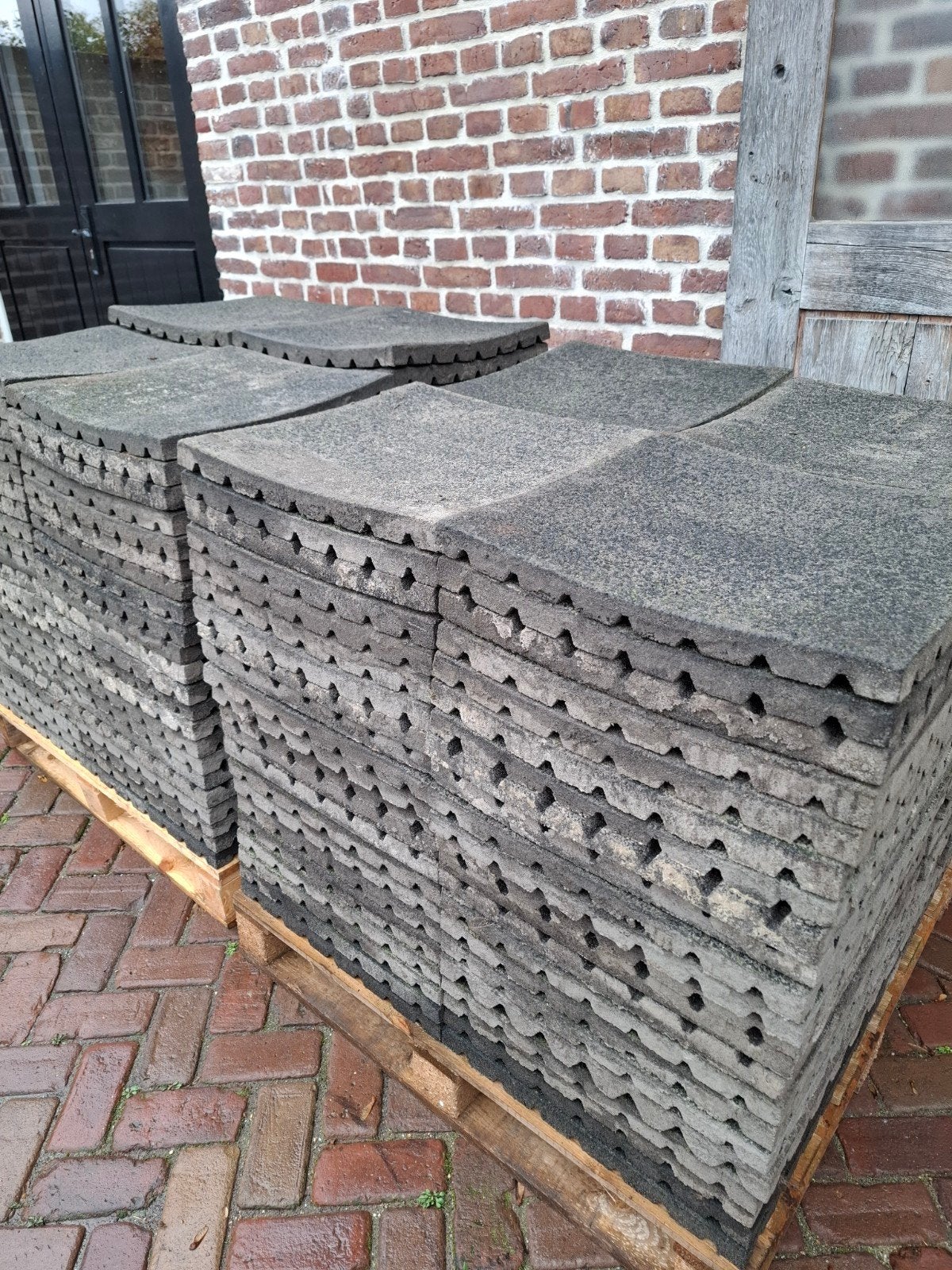 ️✅️ Rubberen tegels 50x50x3,5 cm Paardenstallen Speeltoestel