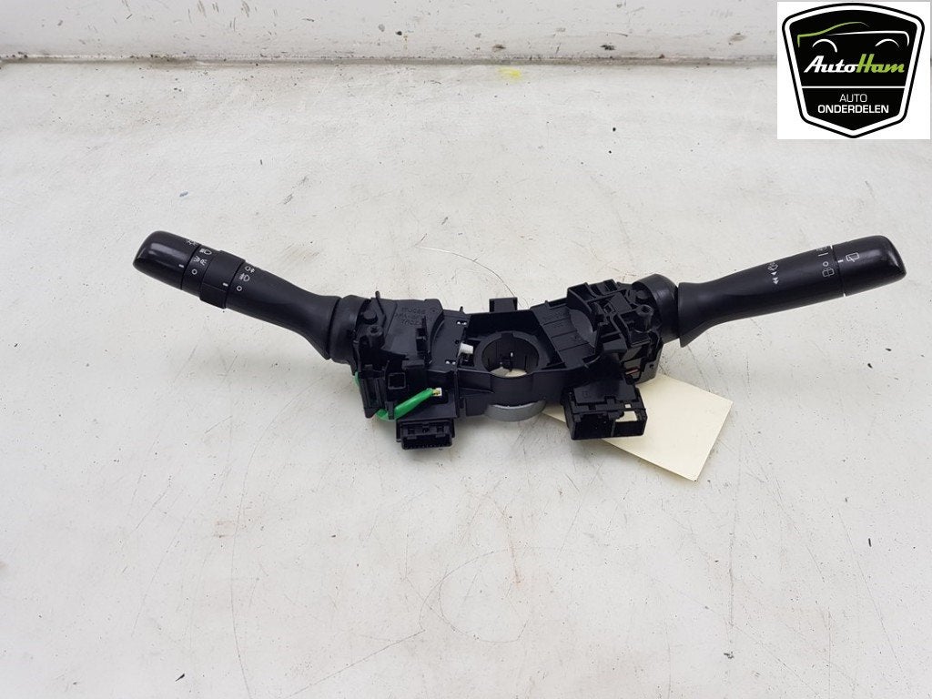 COMBINE COMMODO Peugeot 108 (|B000777880|B000796580|), Utilisé, Peugeot