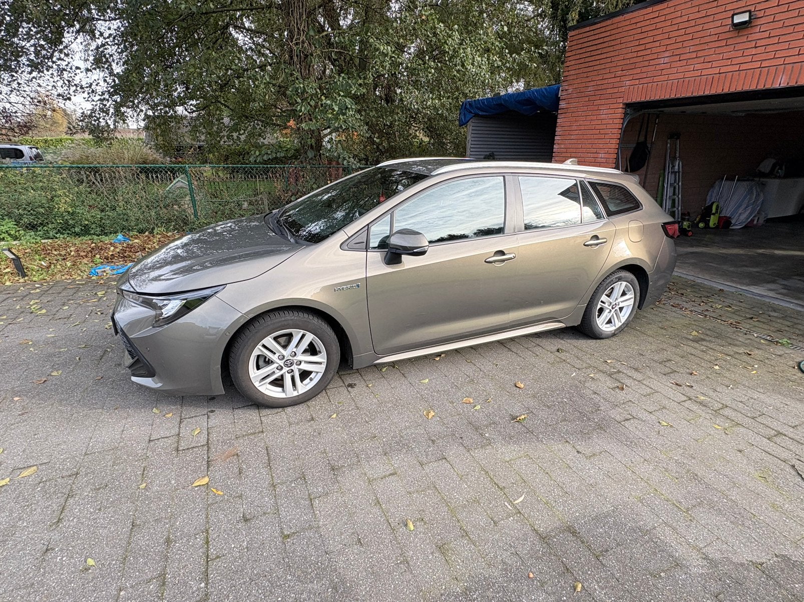 Toyota Corolla TS 1.8 Hybrid Business e-CVT – 2020, Stof, 72 kW, Corolla, 5 deurs