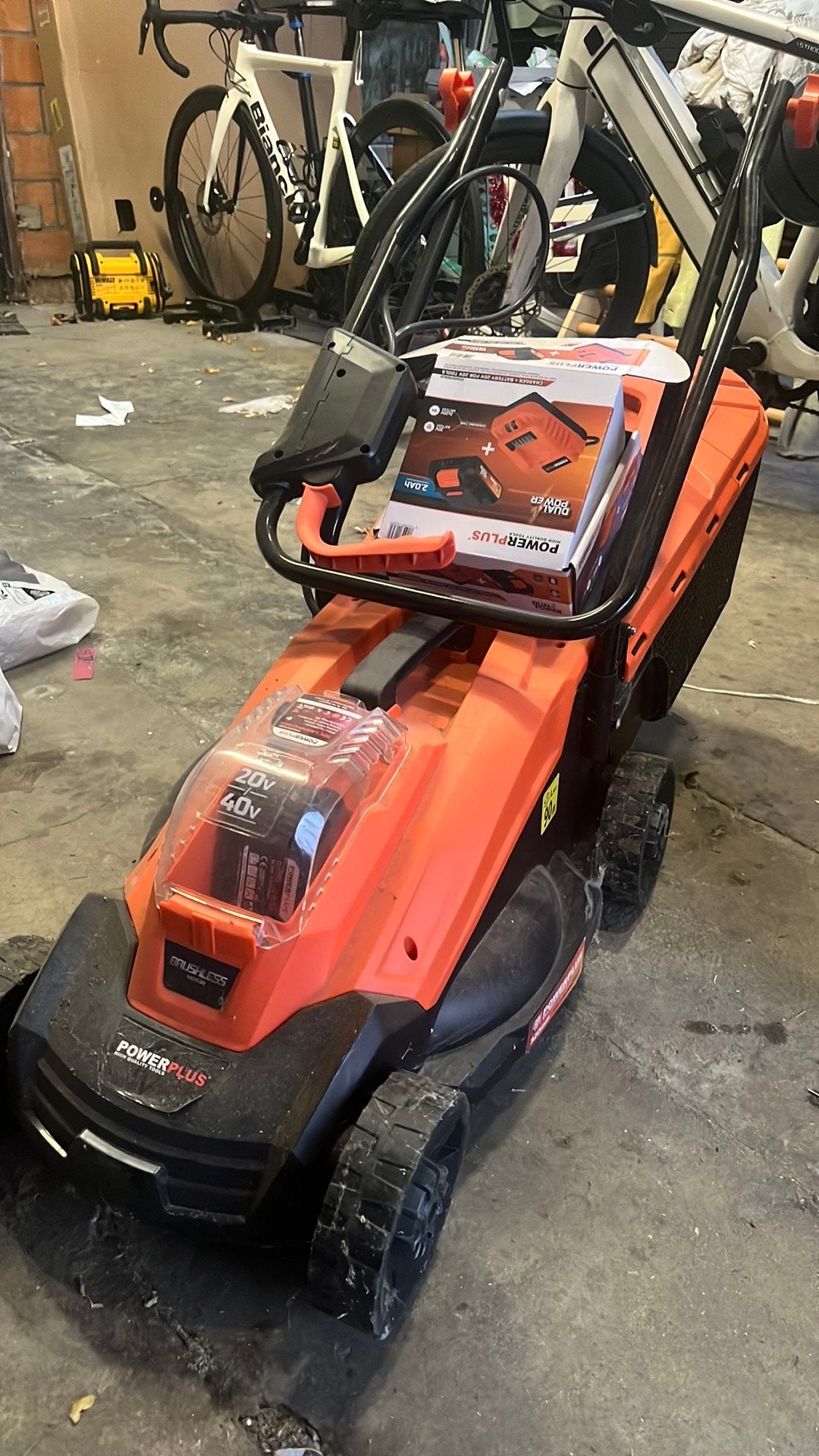 Accu Grasmaaier powerplus, Tuin en Terras, Ophalen, Zo goed als nieuw