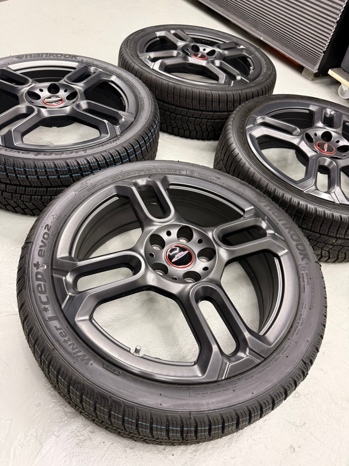 Paire de roues MINI 18 pouces à rayons GP à rayons 565., Enlèvement, 18 pouces, Pneu(s)