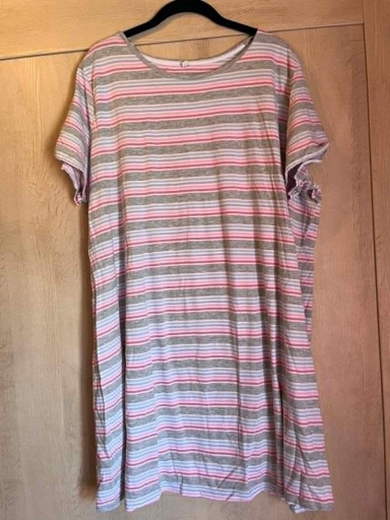 slaapkleed streep grijs roze xxl, Vêtements | Femmes, Grandes tailles, Enlèvement ou Envoi, Porté, Gris