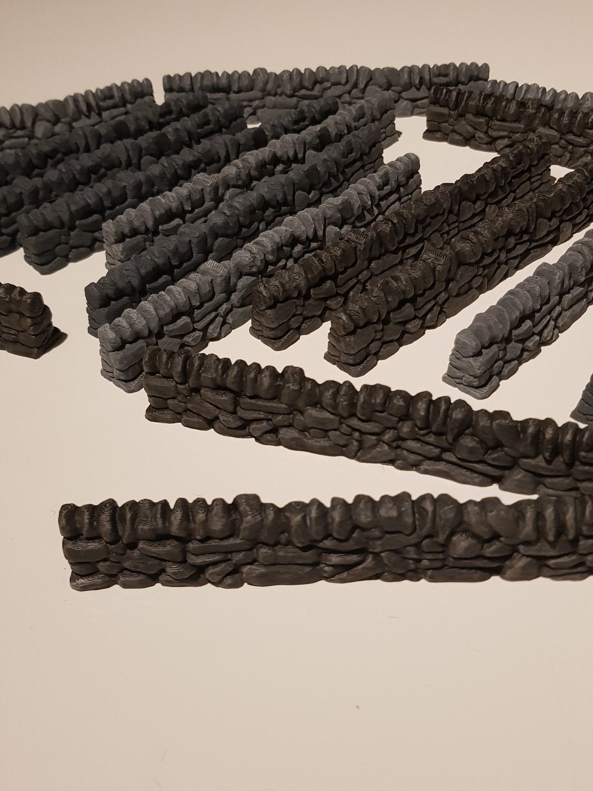 Wargaming de table : 17 murs en pierre, 28 mm, H : 2,5 cm, L, Peint, Enlèvement ou Envoi, Comme neuf, Accessoires