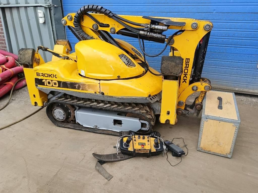 Brokk 100 husqvarna robot remote excavator digger bagger, Excavatrice