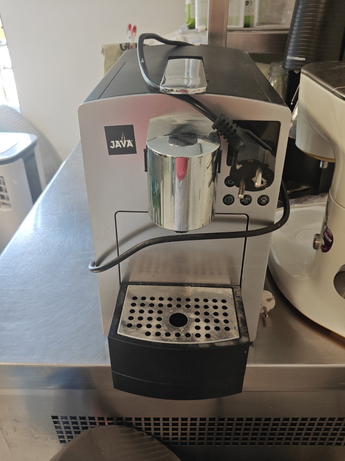 koffie machine met cups, Elektronische apparatuur, Koffiezetapparaten, Ophalen, Zo goed als nieuw, Koffiepads en cups