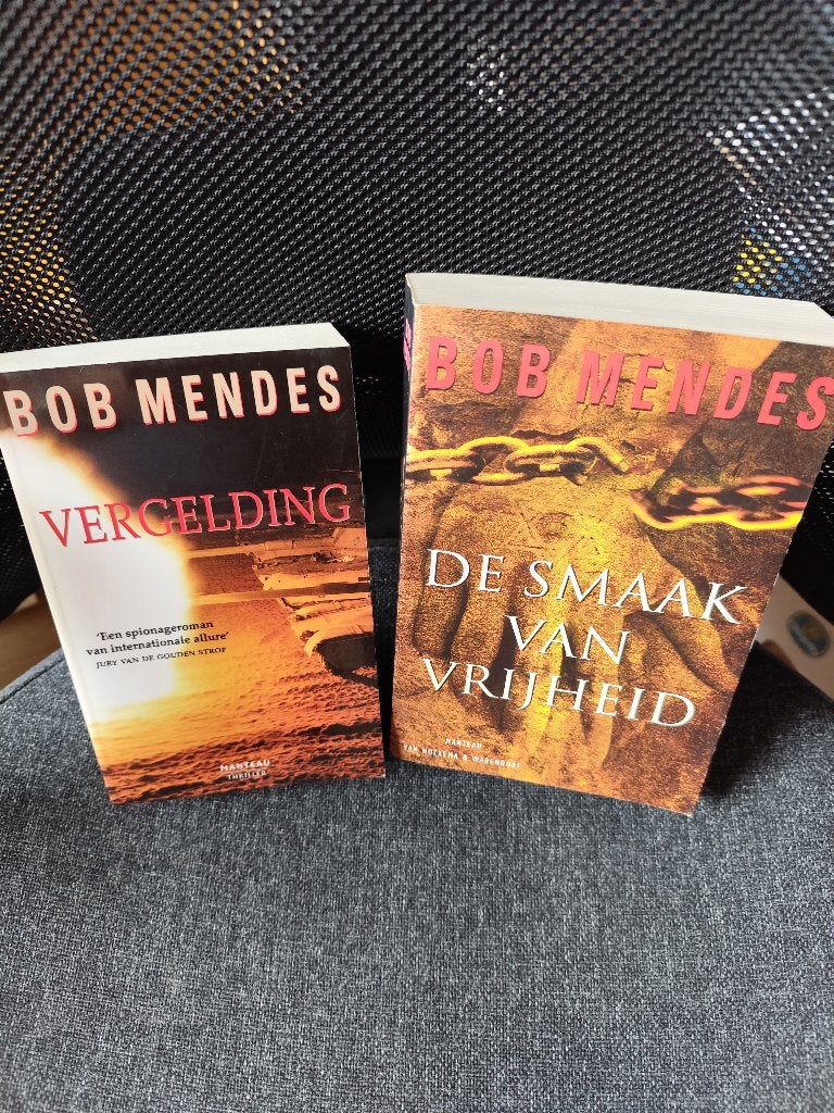 2 thrillers van BOB MENDES, Boeken, Ophalen of Verzenden, Gelezen