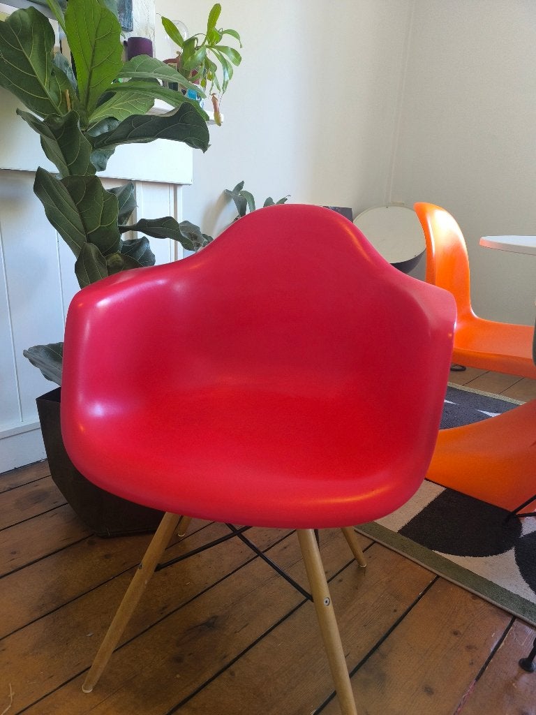 Chaise style Eames, Maison & Meubles, Rouge, Design, Enlèvement, Utilisé