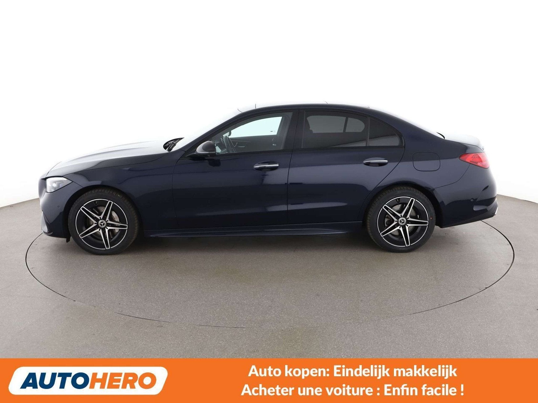 Mercedes-Benz C-Klasse 300 C300e AMG Line (bj 2022), Auto's, Automaat, 4 deurs, Gebruikt, 2080 kg