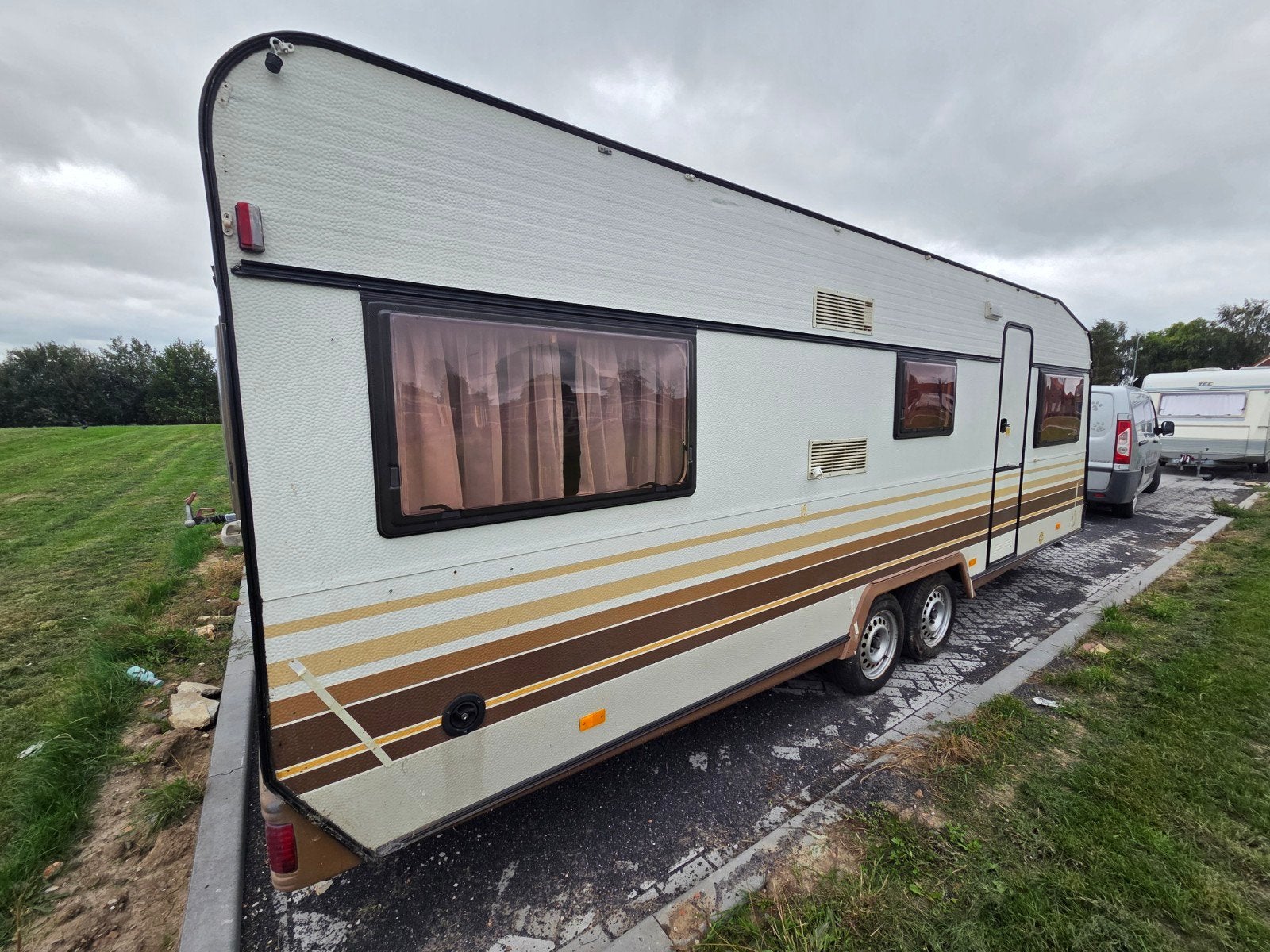 knaus azur 620 met voortent, Ringverwarming, Rondzit, Dwarsbed, Particulier