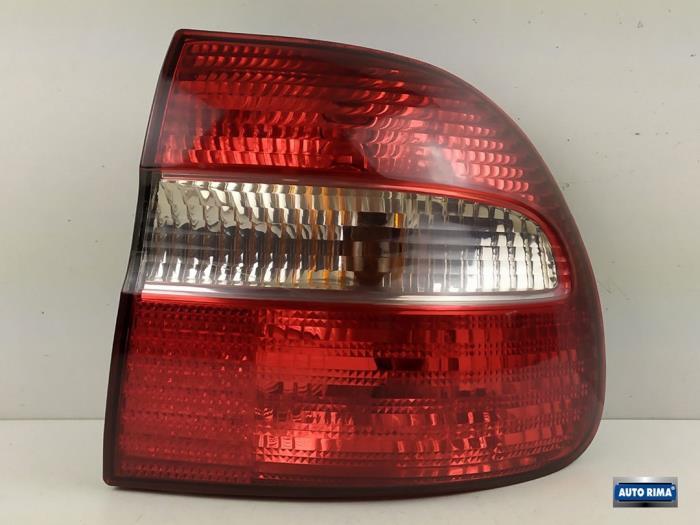 Achterlicht rechts van een Volvo V40, Gebruikt, -, -, Ophalen of Verzenden