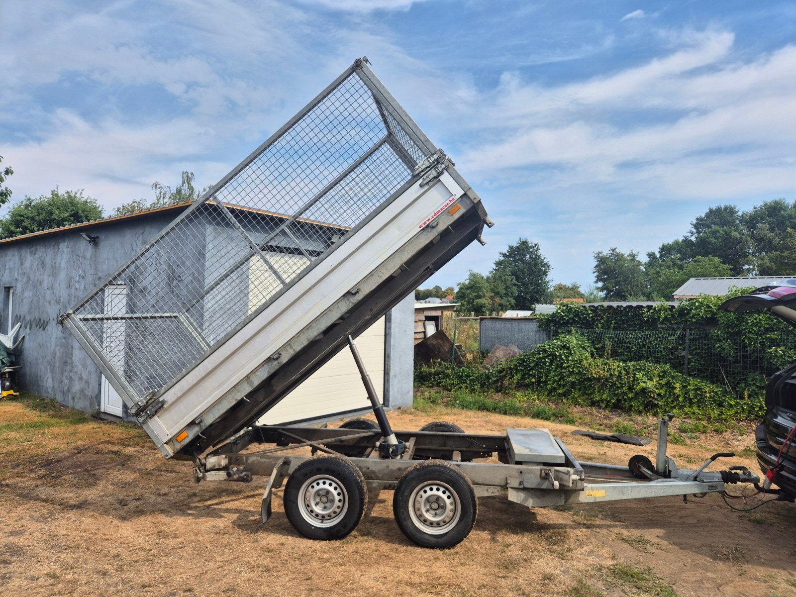 Benne basculante électrique à 3 voies Saris 2700kg, Enlèvement