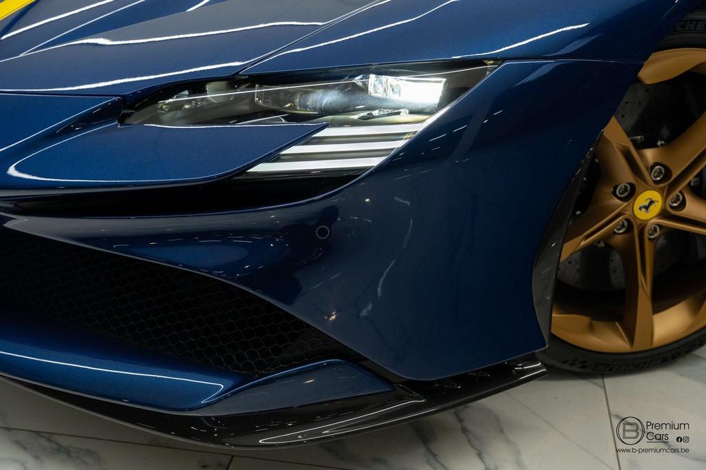 Ferrari SF90 Spider 4.0 V8 F1! PHEV! 10x Carbon / Mega Spec, Auto's, Gebruikt, Cabriolet, Blauw, Alcantara