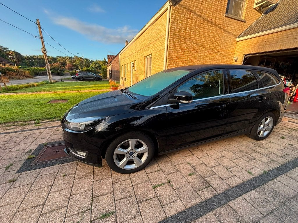 Ford Focus Break, Auto's, Ford, Dealer onderhouden, 1498 cc, Zwart, Particulier
