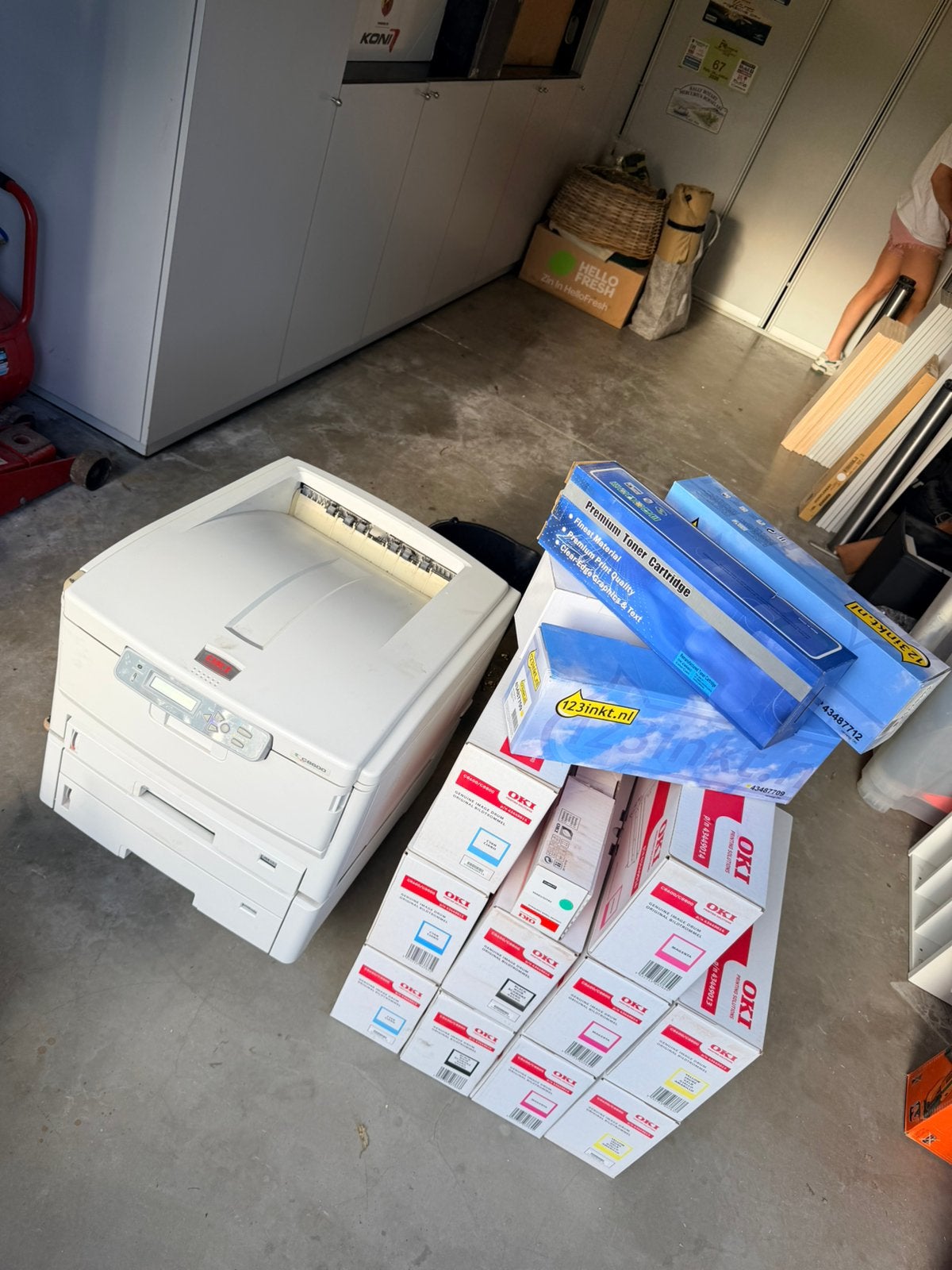 OKI C8600 kleurenlaserprinter + grote voorraad toners/ drums, Ophalen, Zo goed als nieuw, Printer