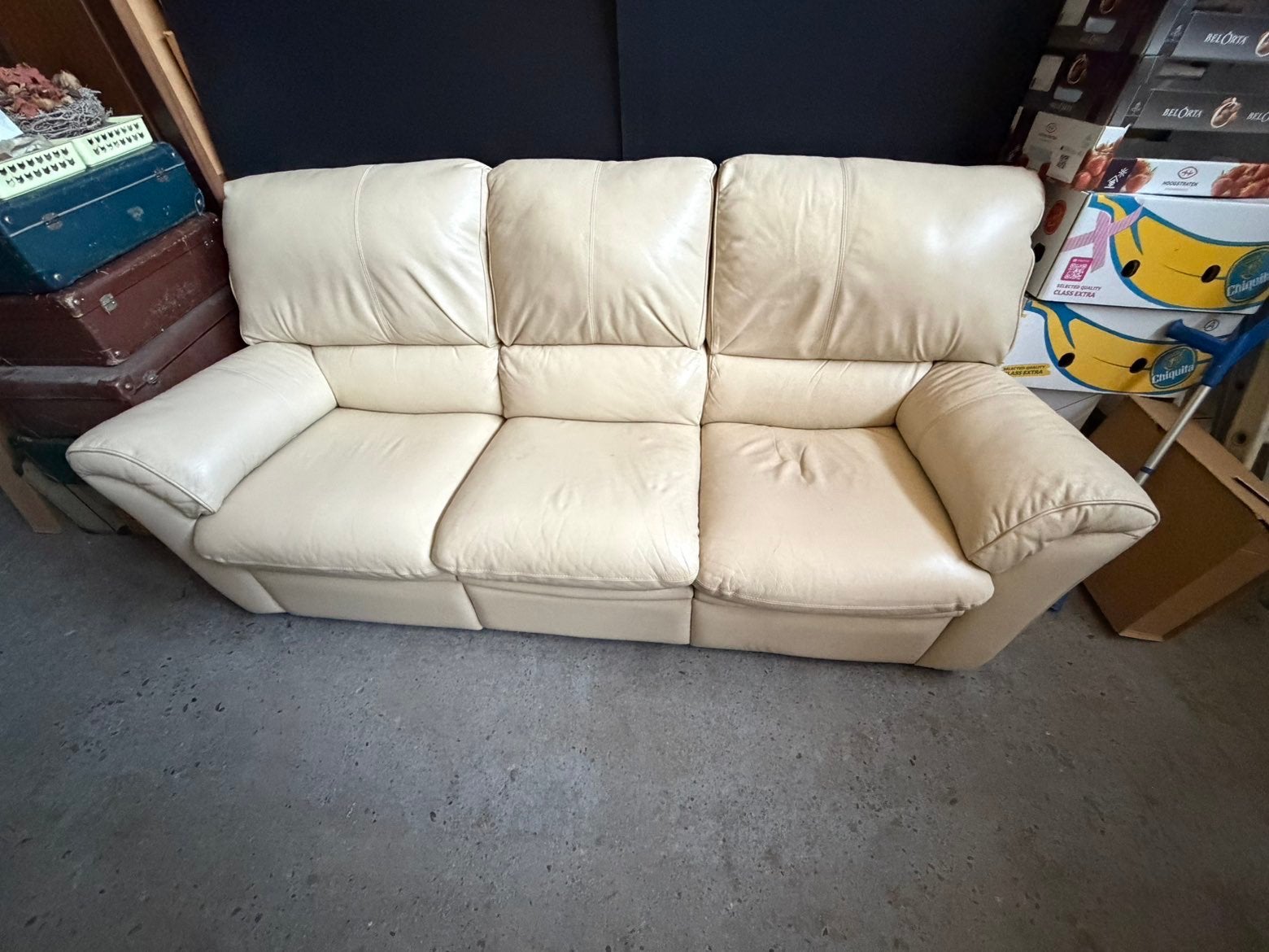 Canapé en cuir blanc à réglage électrique., Maison & Meubles, Trois personnes, Enlèvement ou Envoi, 200 à 250 cm, Banc droit