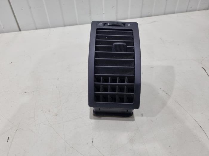 Grille aération tableau de bord d'un Volkswagen Polo, Autos : Pièces & Accessoires, Volkswagen, -, 3 mois de garantie, Utilisé