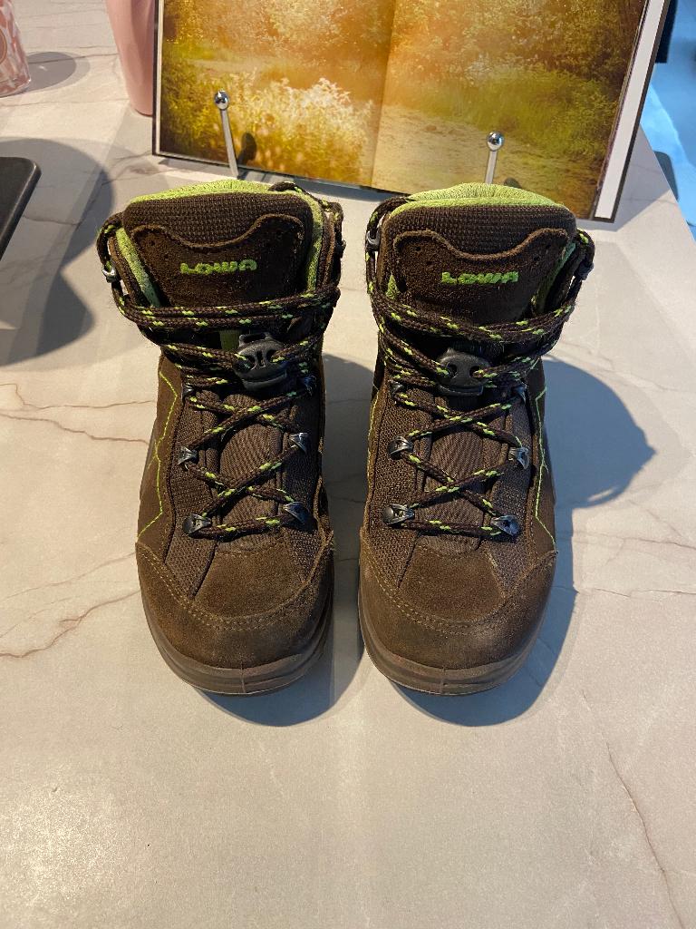 Lowa wandelschoenen kind, Ophalen of Verzenden, Zo goed als nieuw, Schoenen