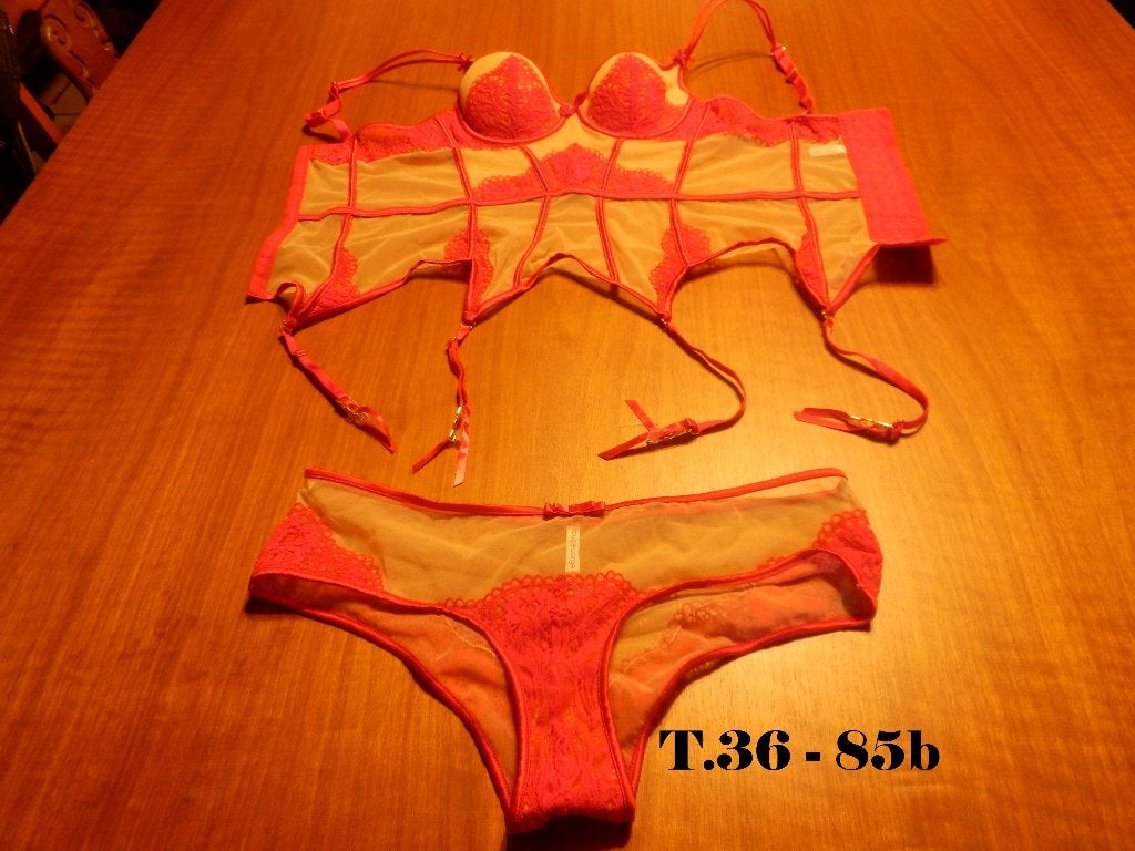 (4) -guépiére femme rouge t.36 - 85b - rougegorge -, Rougegorge, Enlèvement ou Envoi, Rouge, Body ou Corset