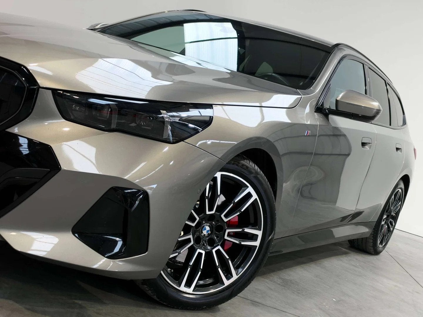 BMW 5 Serie 520 dA Touring MHEV FULL PACKM-1ERPRO-COCKPIT-CA, Auto's, Automaat, Zwart, 4 cilinders, Beige