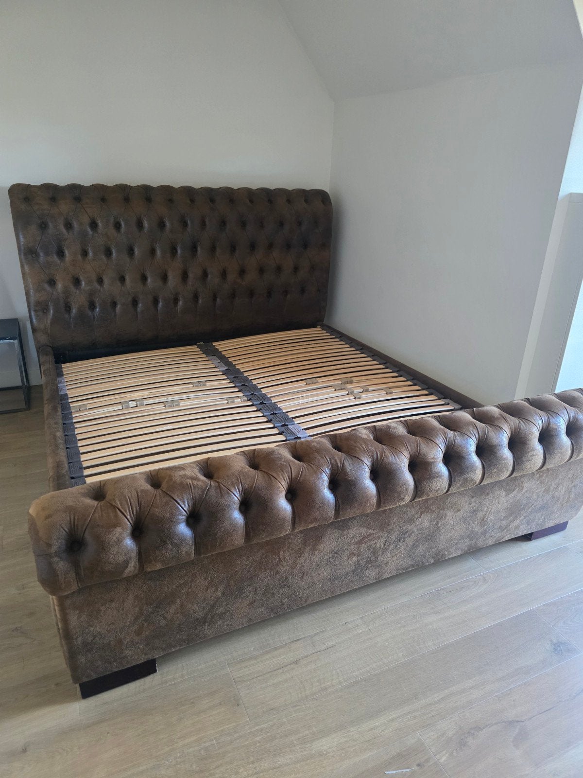 2 persoonsbed stijl chesterfield, Huis en Inrichting, Slaapkamer | Bedden, Ophalen
