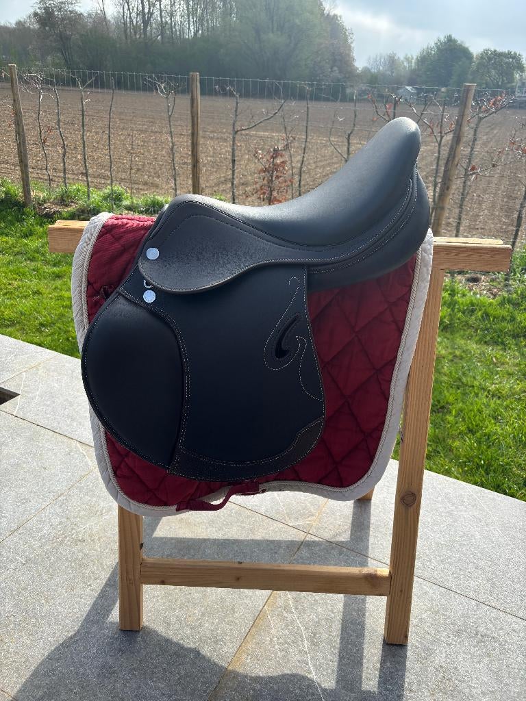 Selle Prestige Passion Jump neuve, Animaux & Accessoires, Chevaux & Poneys | Selles, Neuf, Dressage, Enlèvement