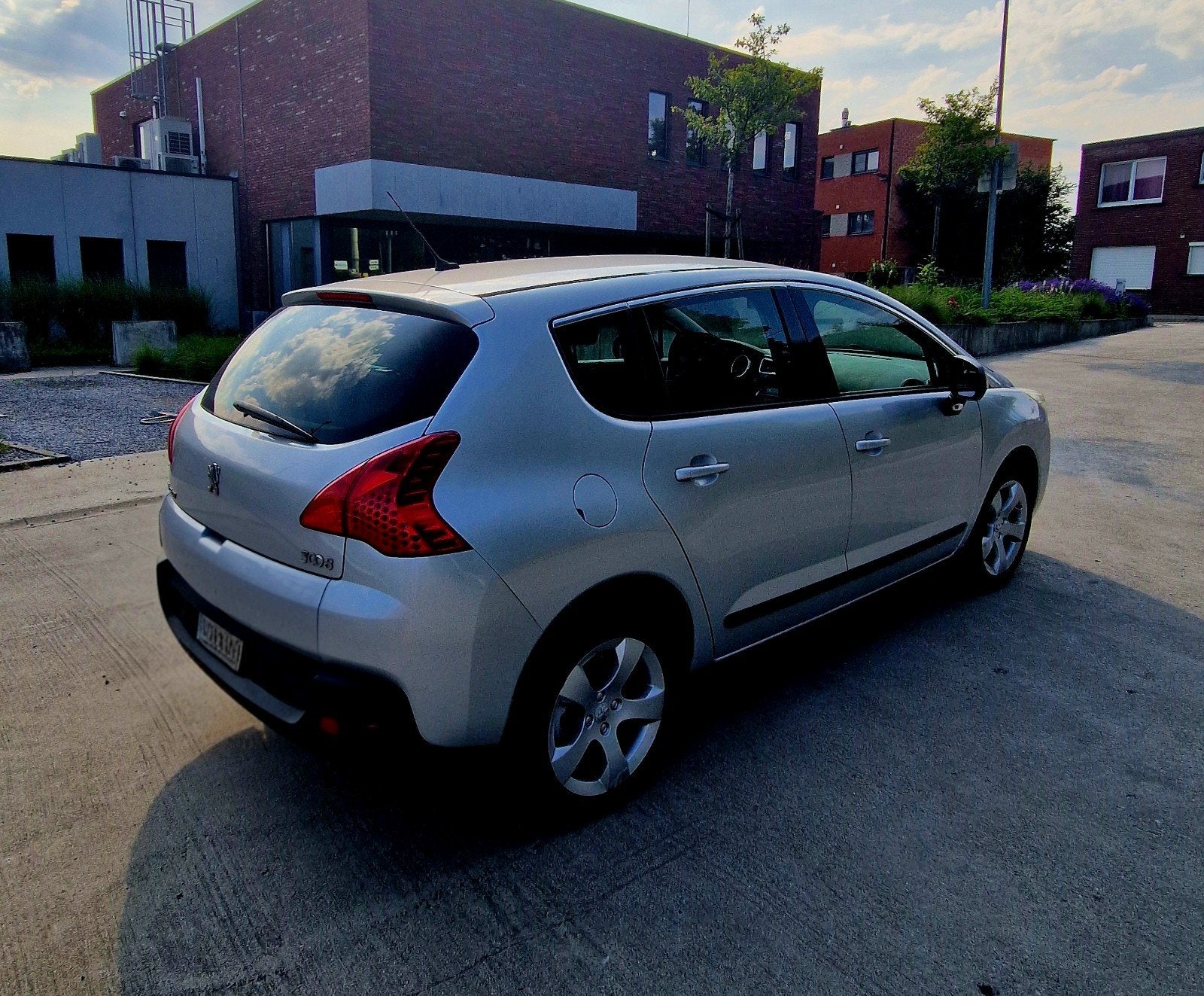 Peugeot 3008 1.6 benzine VTI bj 2012 met 162 732 km, Boîte manuelle, Noir, 5 portes, 5 places