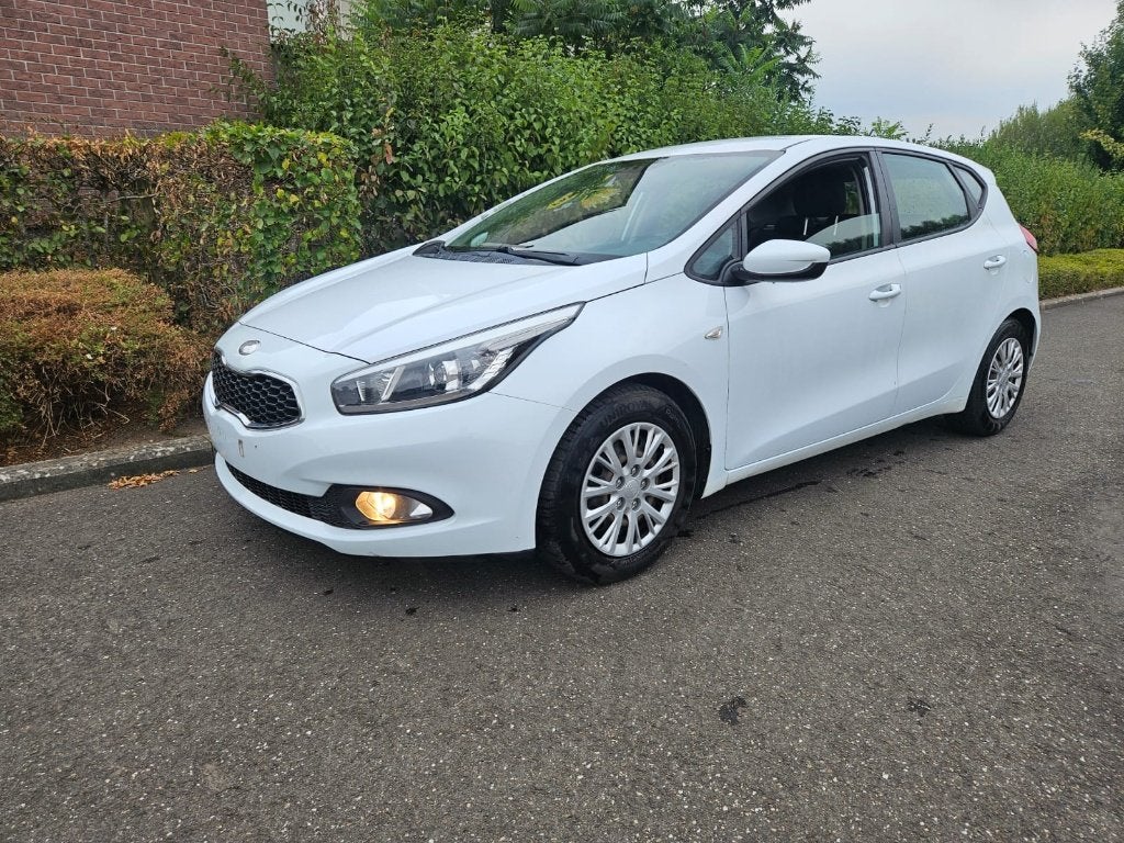 Kia Ceed / cee'd 1.4 i️+32479094559 AIRCO️ BLUETOOTH, Autos, Kia, Euro 5, Achat, Entreprise, Boîte manuelle