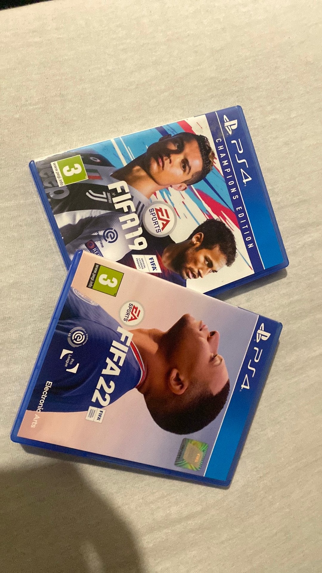 Fifa 22 X fifa 19, Games en Spelcomputers, Ophalen, Zo goed als nieuw