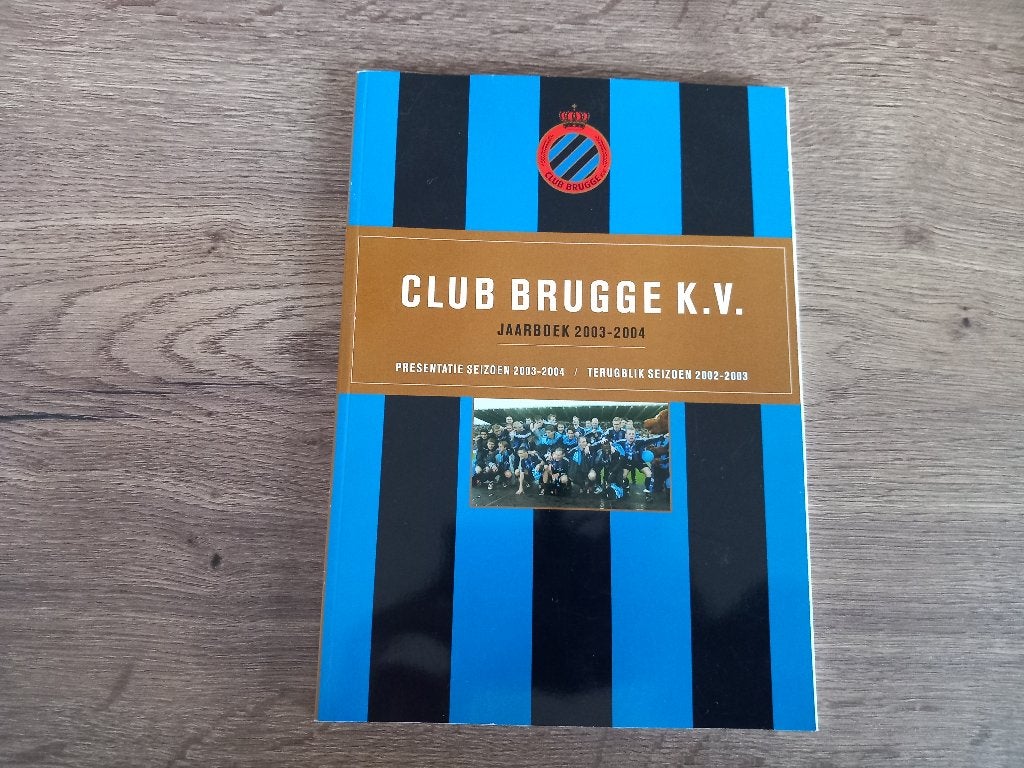 Boek Jaarboek Club Brugge 2003-04 Voetbal Blauw-Zwart Sport, Ophalen of Verzenden, Boek of Tijdschrift