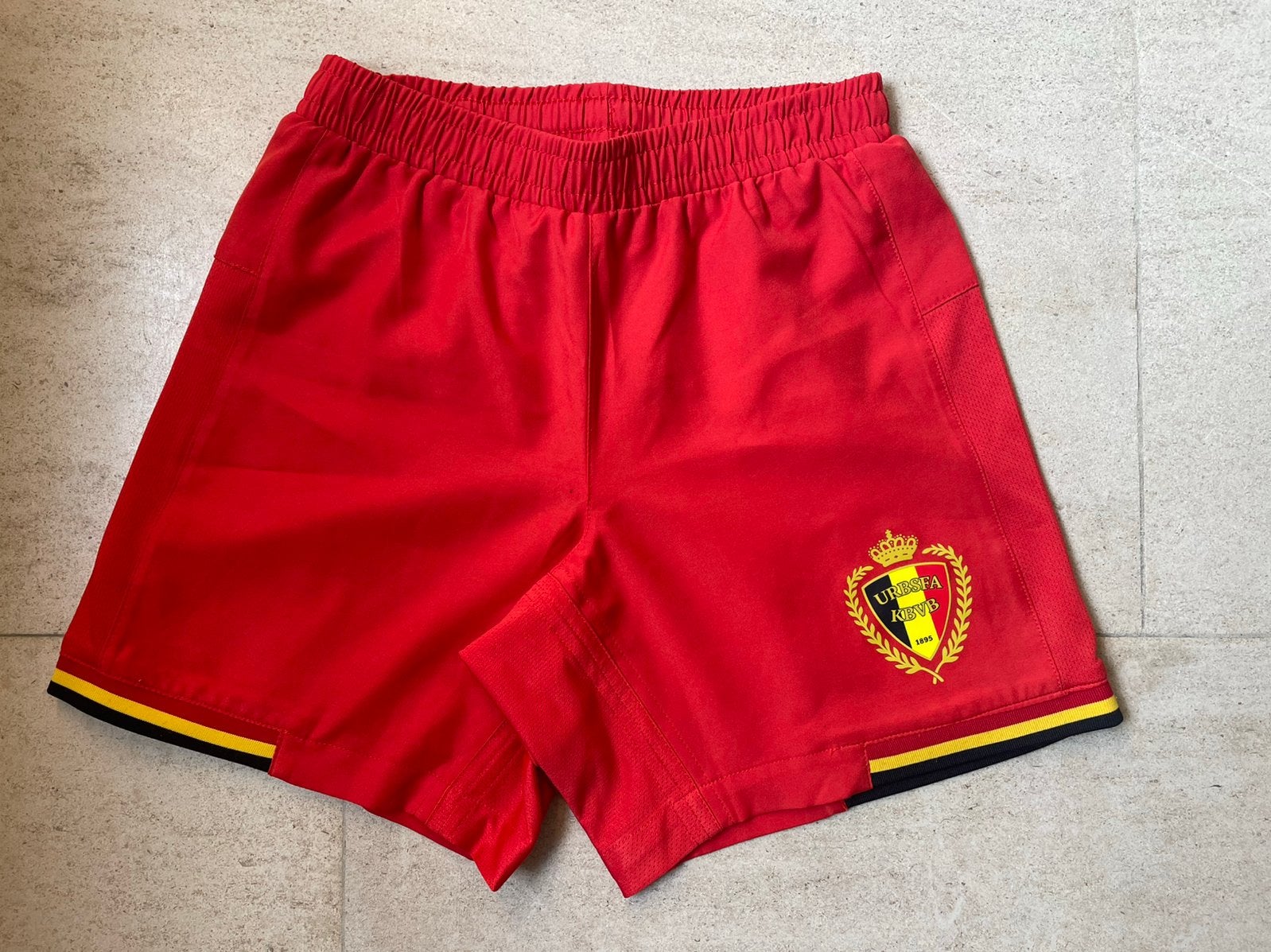 Voetbalshort Rode Duivels Burrda maat 140, Kinderen en Baby's, Kinderkleding | Maat 140, Broek, Burrda, Nieuw, Ophalen of Verzenden