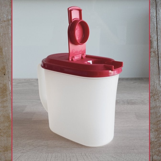 TUPPERWARE VINTAGE - PICHET + COUVERCLE FUCHIA, Rouge, Enlèvement ou Envoi, 1000 ml, Récipient ou Bol
