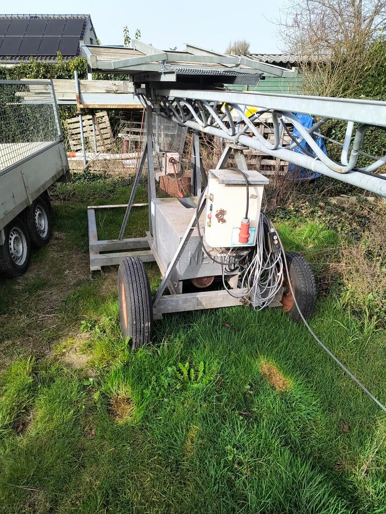 Bouwlift 380 volt ongeveer 10 meter hoog, Ophalen, Gebruikt, Bouwlift