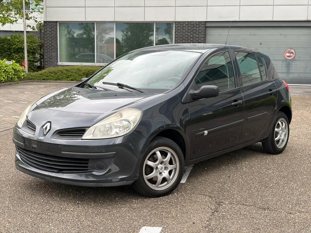 Renault Clio 1.2i nieuwe koppeling gekeurd voor verkoop, Auto's, Renault, Particulier, Clio, ABS, Airbags, Boordcomputer, Centrale vergrendeling