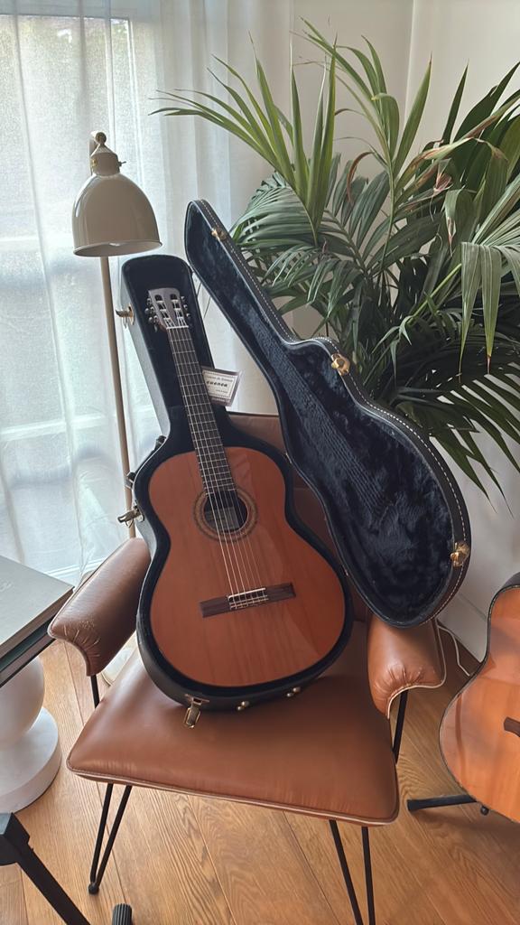 Cuenca model 30 + TKL case, Musique & Instruments, Instruments à corde | Guitares | Acoustiques, Comme neuf, Enlèvement