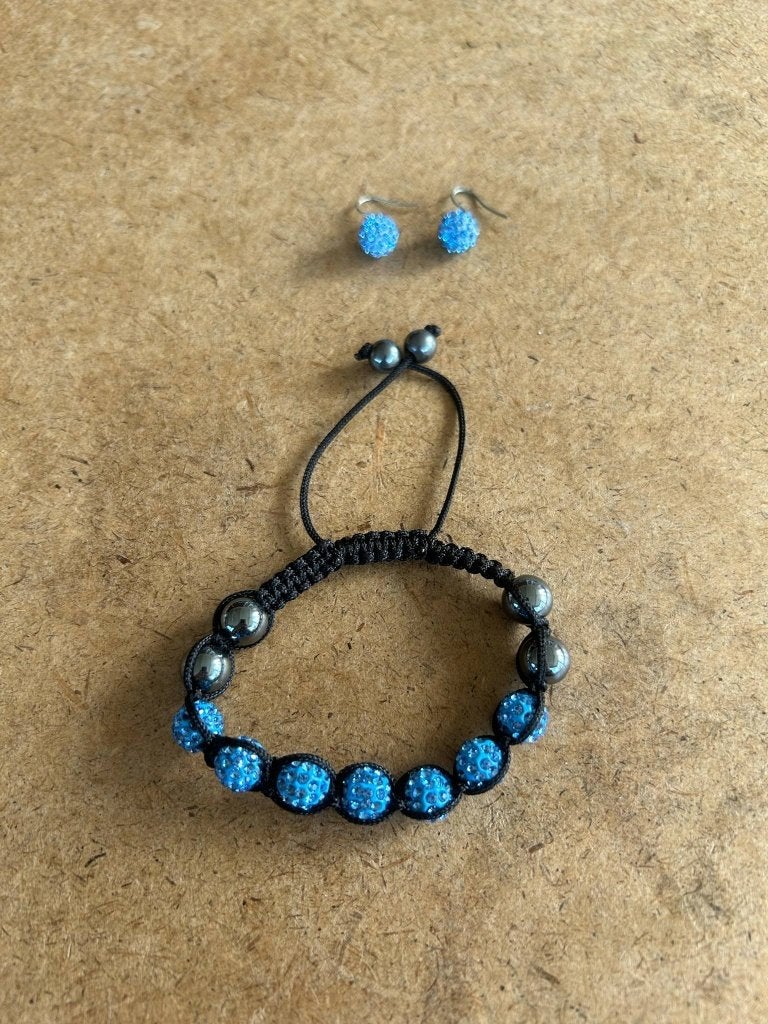 Ensemble bracelet et boucle d’oreille Shamballa, Handtassen en Accessoires, Kettingen, Ophalen, Zo goed als nieuw, Blauw, Overige materialen