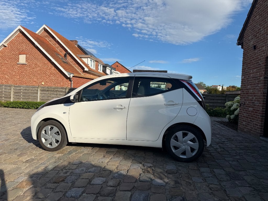Toyota benzine, Autos, Toyota, Particulier, Aygo, ABS, Caméra de recul, Airbags, Air conditionné, Bluetooth, Isofix, Feux de jour LED