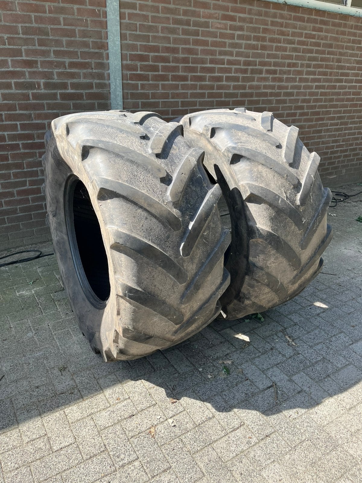 Set Michelin 600/65r28 xm 28, Zakelijke goederen, Landbouw | Onderdelen | Banden, Velgen en Assen, Ophalen