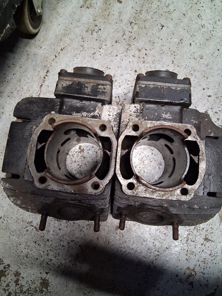 Yamaha rd 400 a restaurer, Occasion, 2 cylindres, 12 à 35 kW, Autre