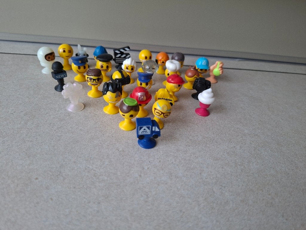Aldi emoji 2024 complete set, Collections, Aldi, Enlèvement