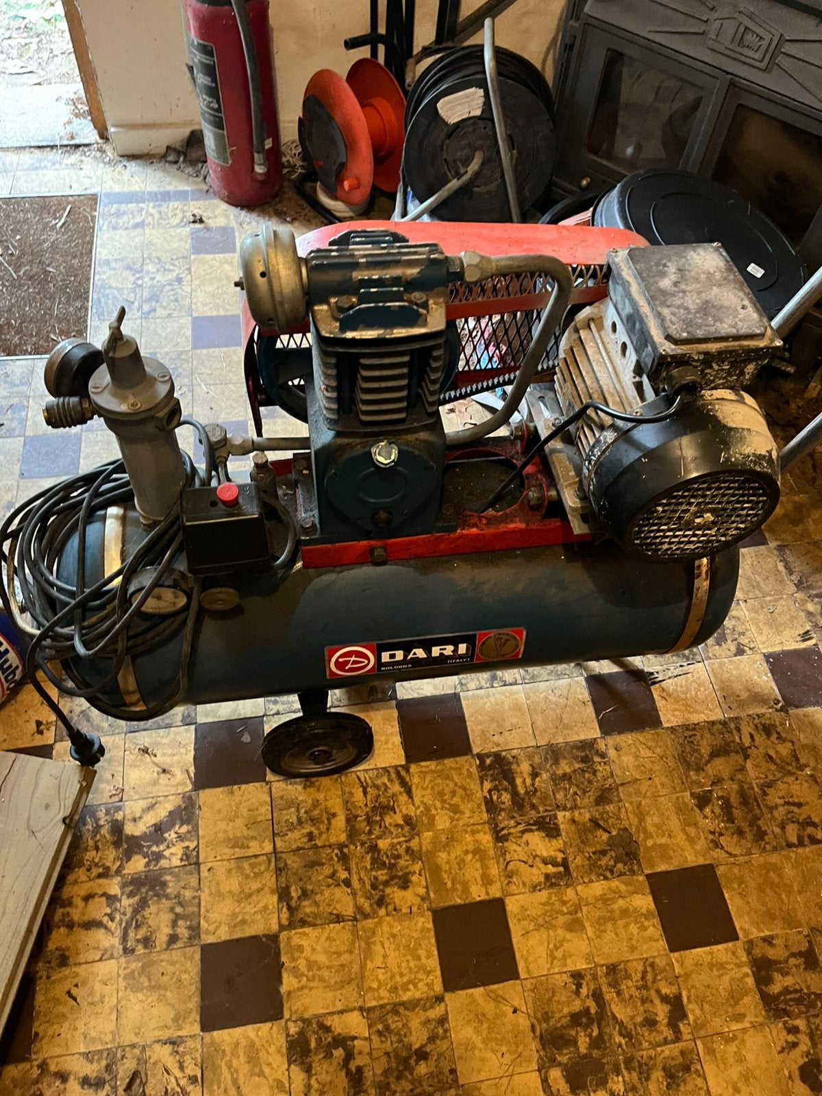 Compressor Dari, Doe-het-zelf en Bouw, Ophalen, Gebruikt, 6 tot 10 bar, Mobiel