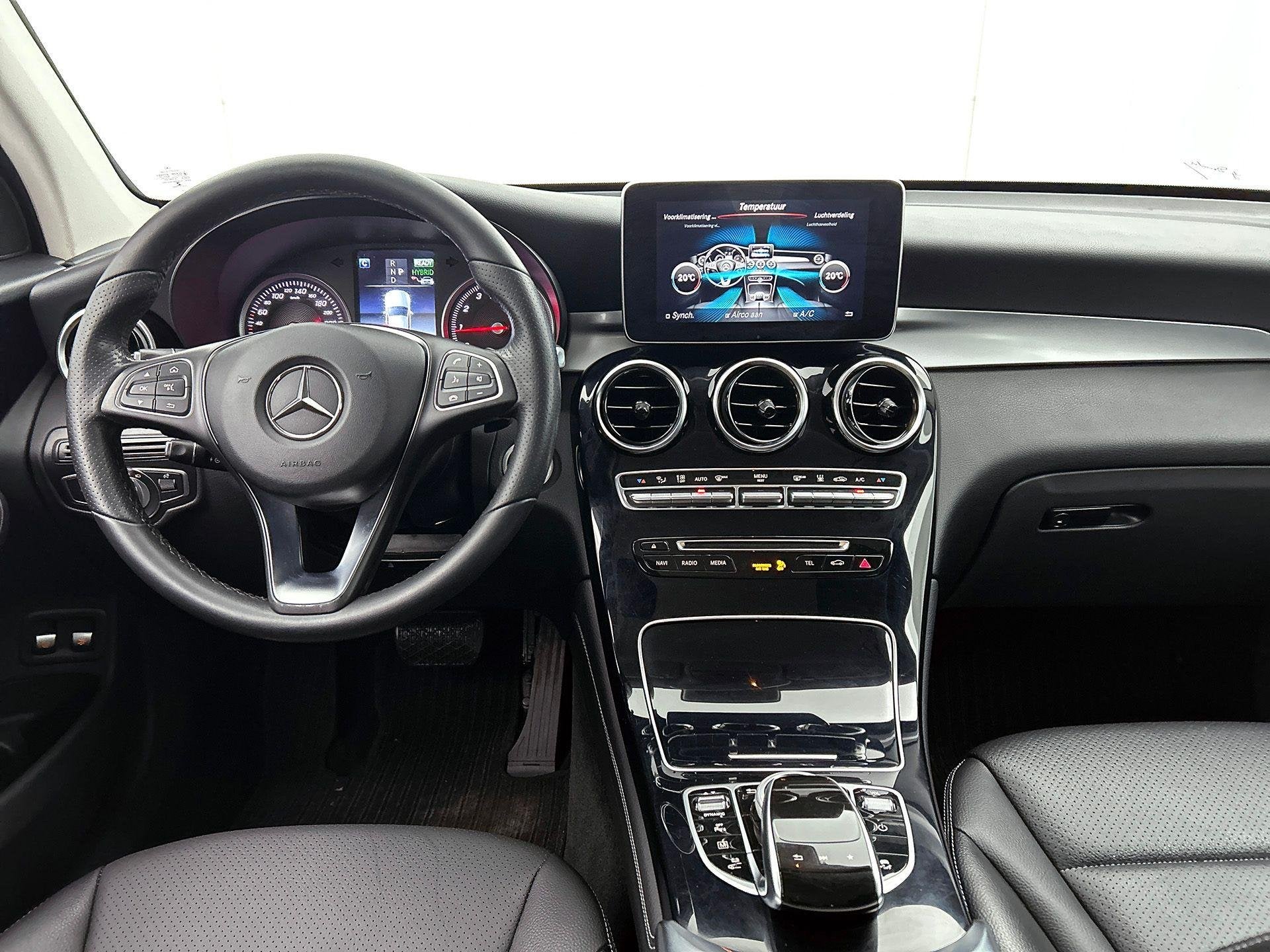 Mercedes-Benz GLC-Klasse 350 e 4MATIC SUV AMG Line | Trekhaa, Autos, 12 kWh, https://public.car-pass.be/vhr/b3728f02-cb16-4531-8bef-6dbb75de439a