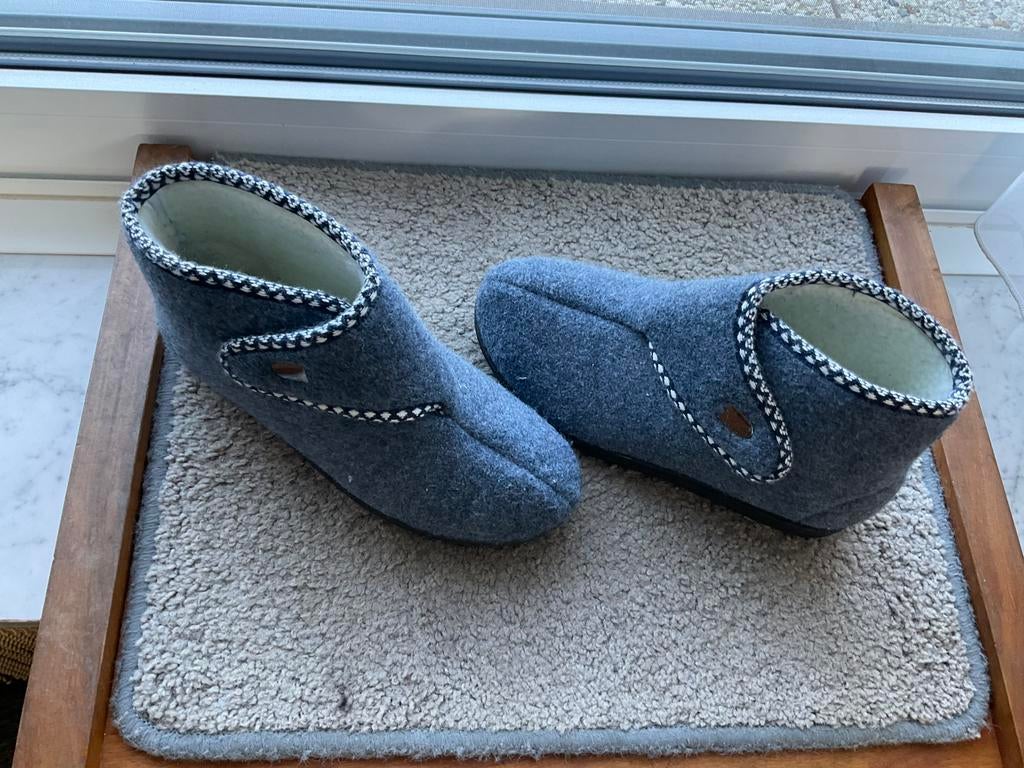 Damespantoffels maat 41 Nieuw!, Kleding | Dames, Schoenen, Ophalen of Verzenden, Zo goed als nieuw