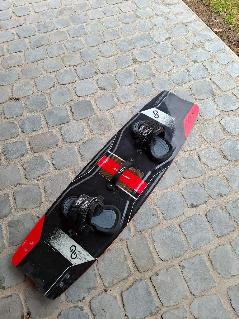 Eleveight stellar kiteboard twintip 136x41, Twintip, Ophalen, Gebruikt, Kiteboard