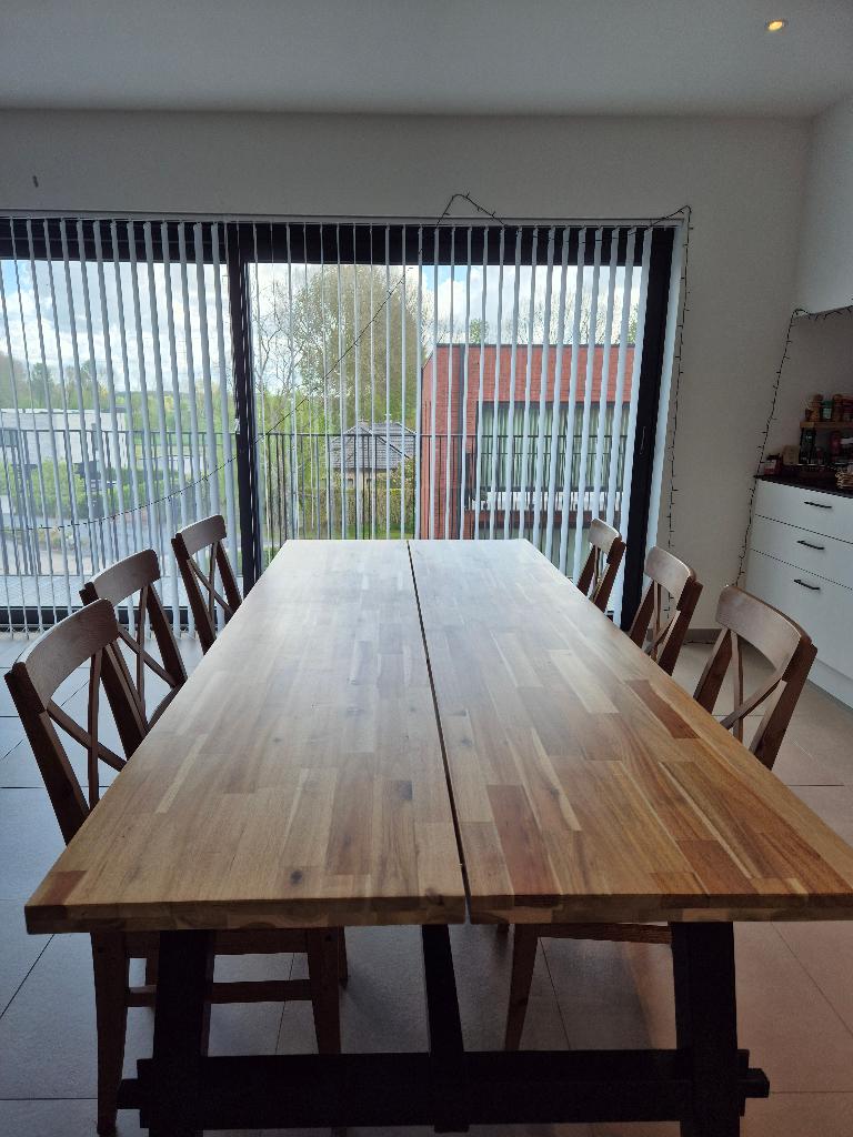 Skogsta eettafel, acacia/zwart, 235x100 cm (nieuw €449), Huis en Inrichting, Ophalen, 100 tot 150 cm, 200 cm of meer, Vijf personen of meer