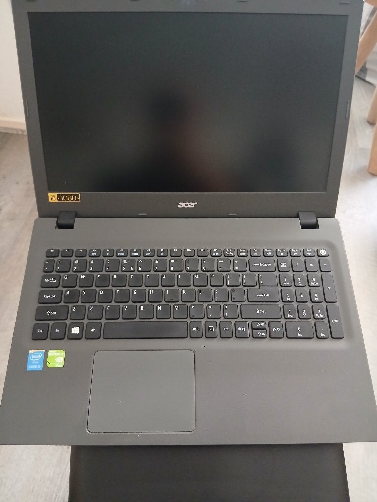 Acer Aspire E5-573G, Computers en Software, Ophalen, Met videokaart, 2 tot 3 Ghz, 8 GB
