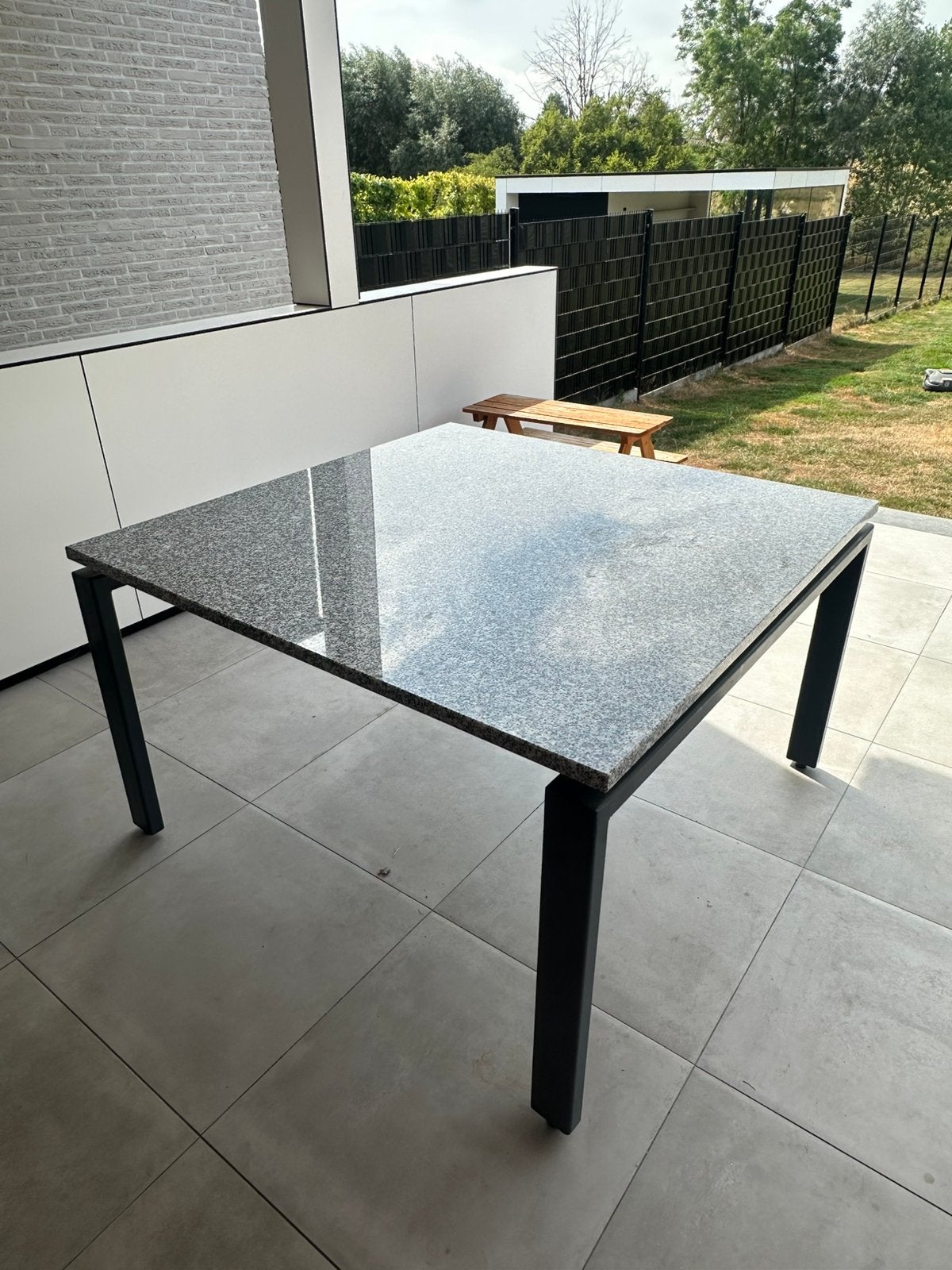 Table de jardin en granit, Enlèvement, Comme neuf