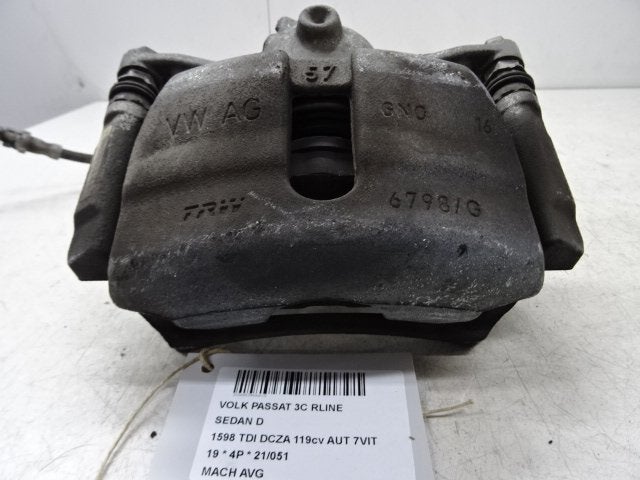 REMKLAUW LINKS VOOR Volkswagen Passat (3G2) (01-2014/-), Gebruikt, Volkswagen